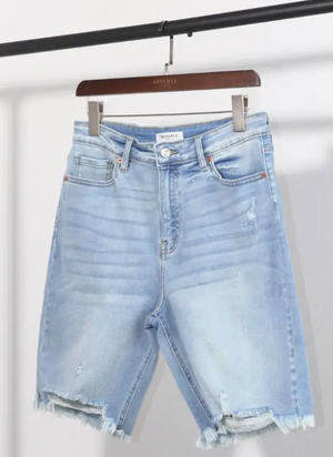 7674 - High Rise Bermuda Jeans