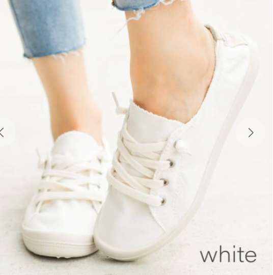 6263 - Little White Sneakers